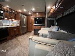 2017 Fleetwood Bounder 34T, $ 65,000