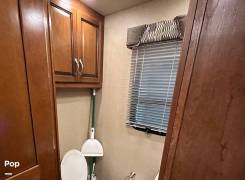 2017 Fleetwood Bounder 34T, $ 65,000