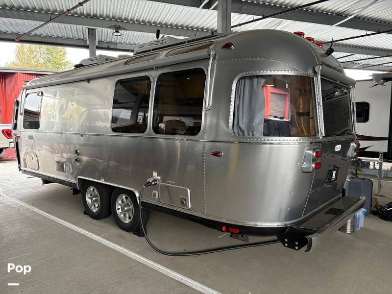 2022 Airstream Flying Cloud 25FB Twin, $ 82,900