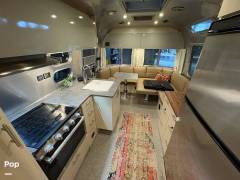 2022 Airstream Flying Cloud 25FB Twin, $ 82,900