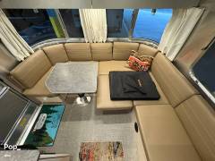 2022 Airstream Flying Cloud 25FB Twin, $ 82,900
