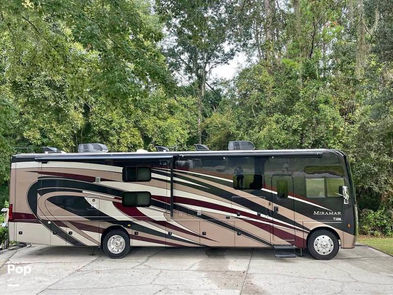 2019 Thor Motor Coach Miramar 37.1, $ 128,000