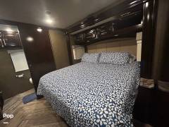 2019 Thor Motor Coach Miramar 37.1, $ 128,000