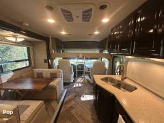 2019 Thor Motor Coach Miramar 37.1, $ 128,000