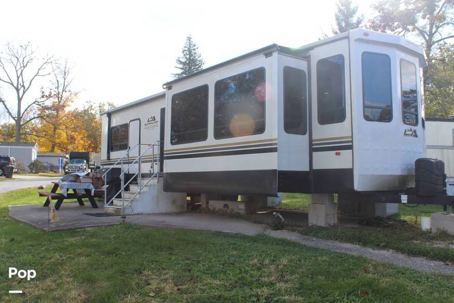 2023 Cedar Creek Cottage 40CBAR, $ 72,000