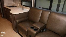 2022 Thor Motor Coach Magnitude SV34 4WD, $ 170,000