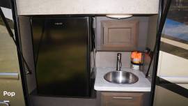 2022 Thor Motor Coach Magnitude SV34 4WD, $ 170,000