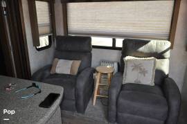 2016 Keystone Carbon 327, $ 35,000