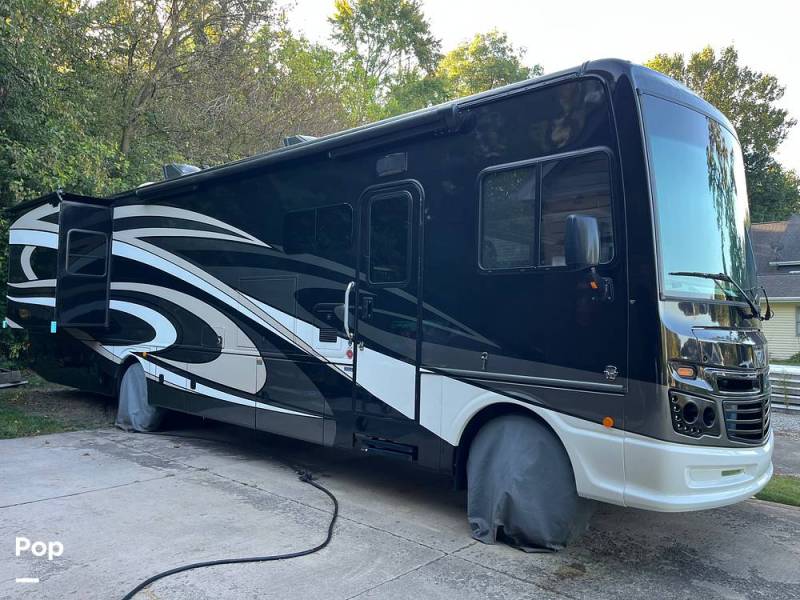 2019 Fleetwood Bounder 35K, $ 112,000