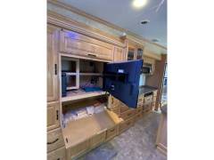2011 DRV Mobile Suites 38RSSB3, $ 35,000