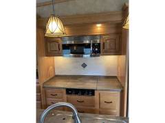 2011 DRV Mobile Suites 38RSSB3, $ 35,000