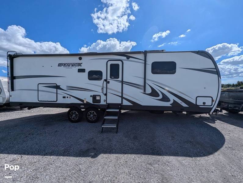 2022 Venture RV SportTrek Touring 302VRB, $ 44,450