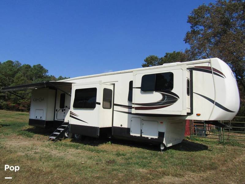 2019 Cedar Creek Silverback 37FLK, $ 54,900