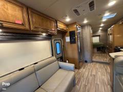 2017 Thor Motor Coach Quantum WS31, $ 49,999