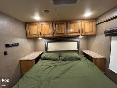 2017 Thor Motor Coach Quantum WS31, $ 49,999