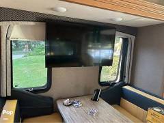 2016 Thor Motor Coach Miramar 34.3, $ 60,000
