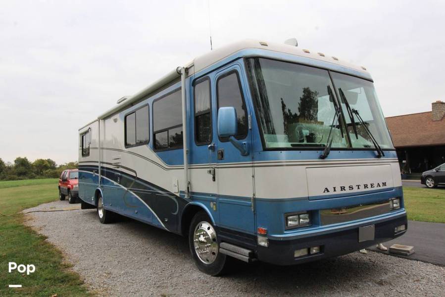 1999 Airstream Cutter 35, $ 38,499