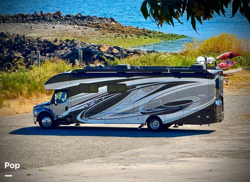 2024 Jayco Seneca Prestige 37L, $ 255,000