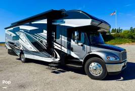 2024 Jayco Seneca Prestige 37L, $ 255,000
