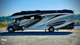 2024 Jayco Seneca Prestige 37L, $ 255,000