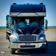 2024 Jayco Seneca Prestige 37L, $ 255,000