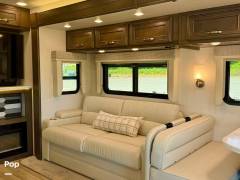 2024 Jayco Seneca Prestige 37L, $ 255,000