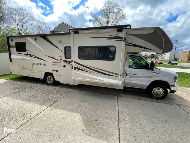 2018 Winnebago Minnie Winnie 31D, $ 56,000