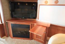 2013 Winnebago Journey 42E, $ 129,900