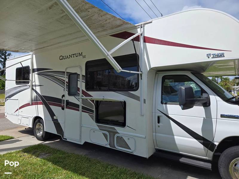 2019 Thor Motor Coach Quantum SE28, $ 49,999
