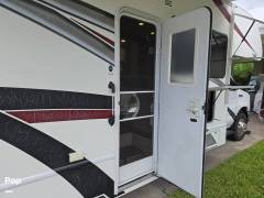 2019 Thor Motor Coach Quantum SE28, $ 49,999