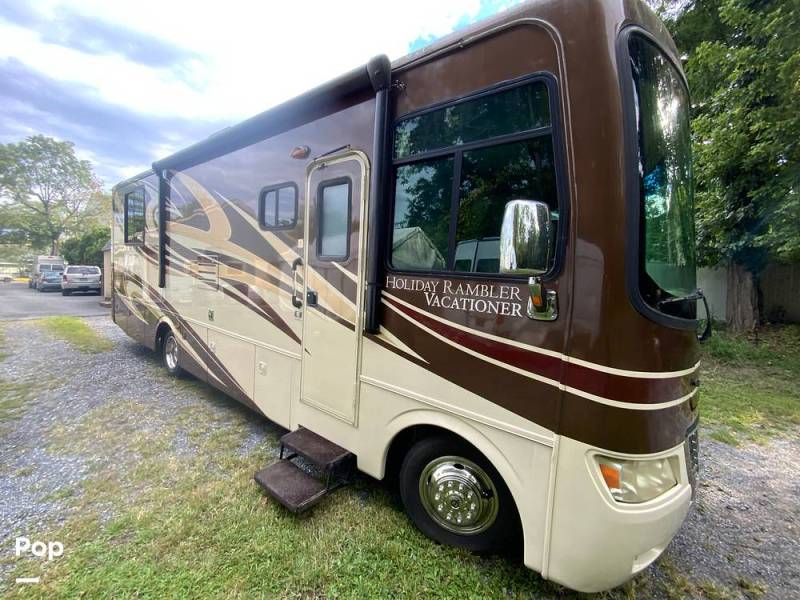 2011 Holiday Rambler Vacationer 30SFS, $ 37,000