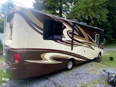 2011 Holiday Rambler Vacationer 30SFS, $ 37,000