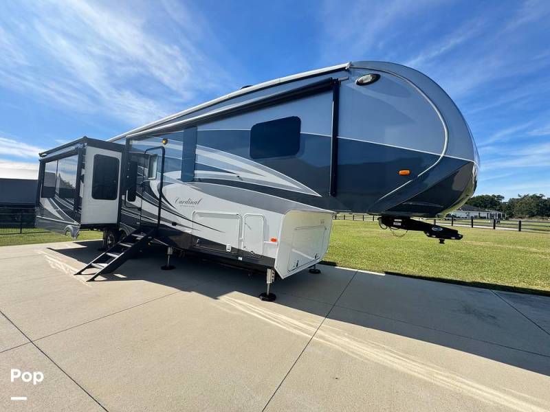 2017 Forest River Cardinal 3456RL, $ 35,500