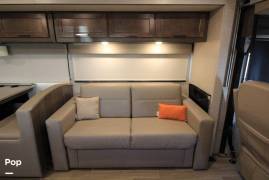 2021 Winnebago Adventurer 36Z, $ 129,000