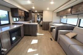 2021 Winnebago Adventurer 36Z, $ 129,000