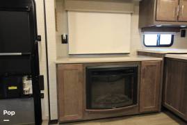 2021 Winnebago Adventurer 36Z, $ 129,000
