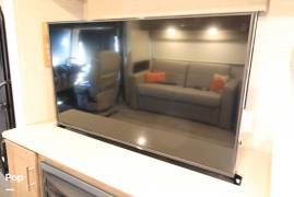 2021 Winnebago Adventurer 36Z, $ 129,000