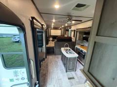 2019 Keystone Montana 3791RD, $ 43,900