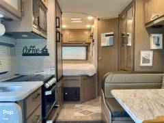 2021 Thor Motor Coach Daybreak 22GO, $ 65,000