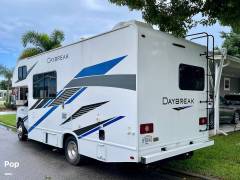 2021 Thor Motor Coach Daybreak 22GO, $ 65,000