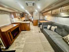 2016 Winnebago Sightseer 36Z, $ 68,000