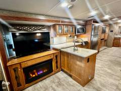 2016 Winnebago Sightseer 36Z, $ 68,000