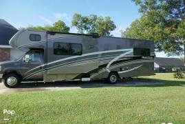 2022 Winnebago Minnie Winnie 31H, $ 95,000