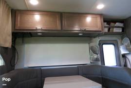 2022 Winnebago Minnie Winnie 31H, $ 95,000