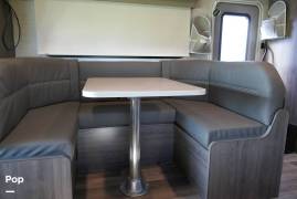 2022 Winnebago Minnie Winnie 31H, $ 95,000