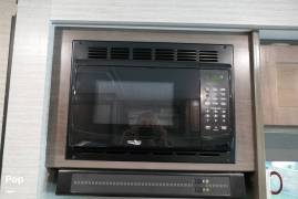 2022 Winnebago Minnie Winnie 31H, $ 95,000