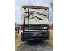 2015 Newmar Canyon Star 3921, $ 108,800