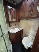 2015 Newmar Canyon Star 3921, $ 108,800
