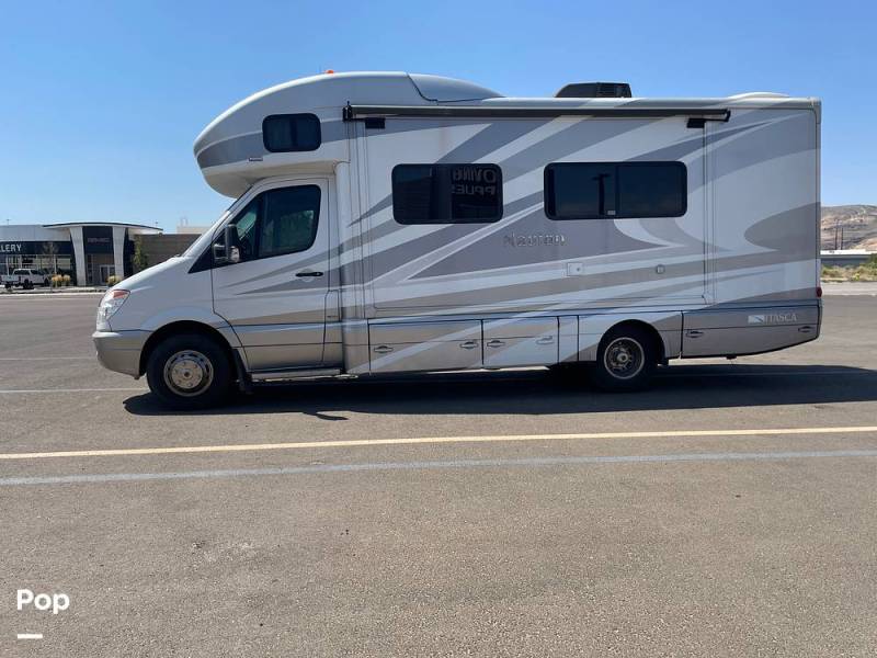 2012 Itasca Navion 24M, $ 75,000