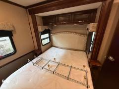 2017 Holiday Rambler Vacationer 35K, $ 85,000